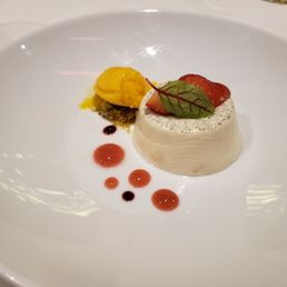 DRAGO Centro signature dishes Panna Cotta
Pappardelle Al Fagiano
La Burrata